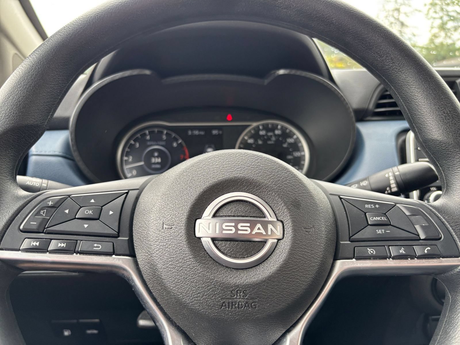 Used 2025 Nissan Versa SV FWD image 25
