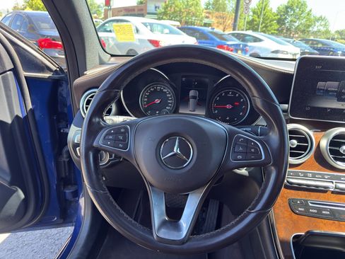 Used 2018 Mercedes-Benz GLC 300 4MATIC image 21