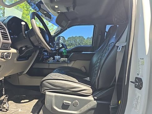 Used 2019 Ford F250 XLT w/ XLT Premium Package AWD/4WD image 3