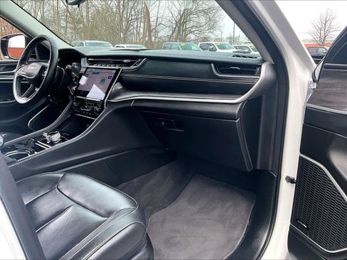 Used 2022 Jeep Grand Cherokee L Limited image 13