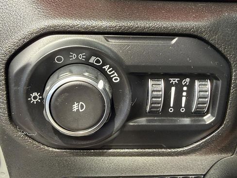 Used 2019 Jeep Wrangler Unlimited Rubicon AWD/4WD image 15