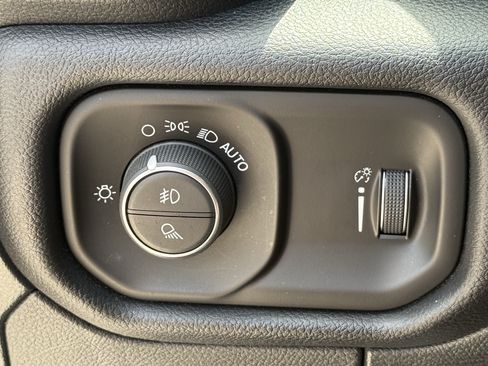 Used 2022 RAM 1500 Lone Star RWD image 25