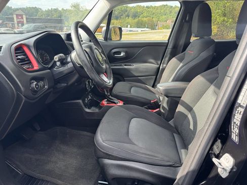 Used 2016 Jeep Renegade Trailhawk w/ Popular Equipment Group image 13