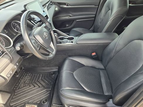Used 2024 Toyota Camry XLE image 11
