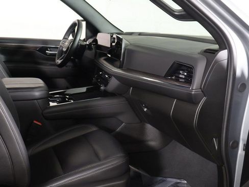 Used 2025 Chevrolet Tahoe LT AWD/4WD image 27