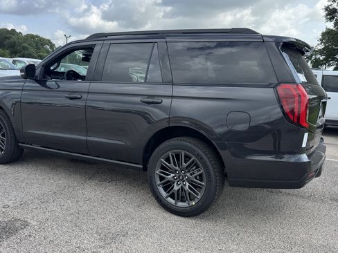 New 2027 Ford Expedition Platinum w/ Stealth Appearance Package RWD image 5