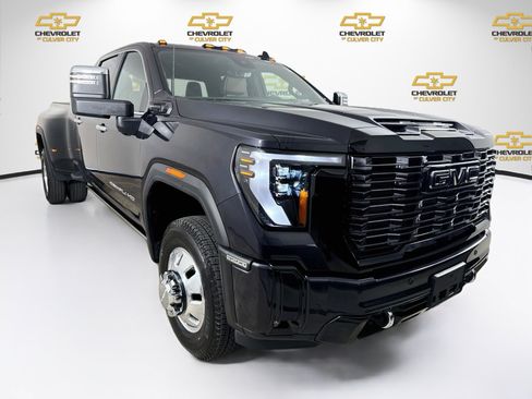 Used 2025 GMC Sierra 3500 Denali Ultimate AWD/4WD image 1