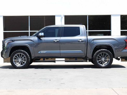 Used 2022 Toyota Tundra Capstone AWD/4WD image 12