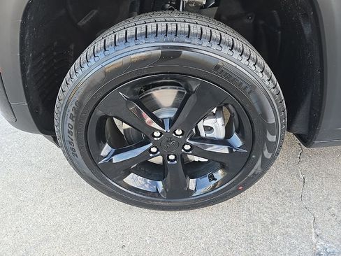 New 2025 Jeep Grand Cherokee L Limited w/ Luxury Tech Group II image 26