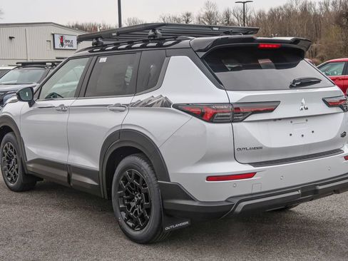 New 2026 Mitsubishi Outlander AWD image 14