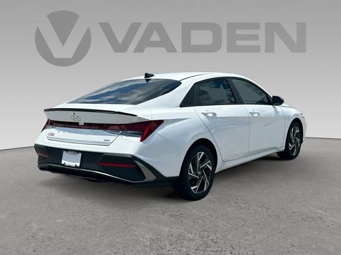 New 2025 Hyundai Elantra SEL image 22