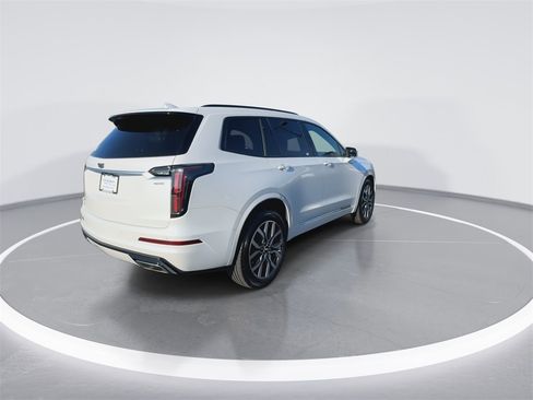 Used 2024 Cadillac XT6 Sport image 8