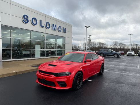 Used 2022 Dodge Charger SRT Hellcat w/ SRT Black Package image 2