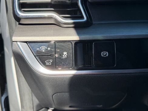 Used 2025 Kia Sportage X-Line w/ Premium Package AWD/4WD image 16