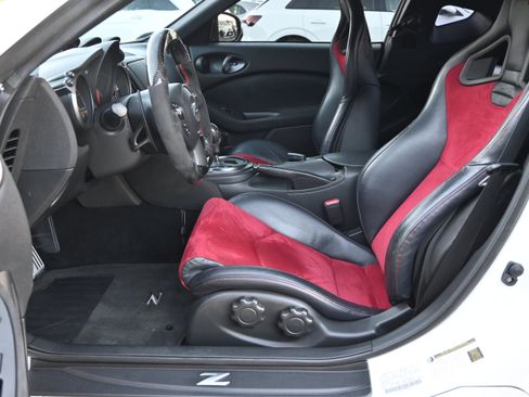 Used 2015 Nissan 370Z NISMO image 47
