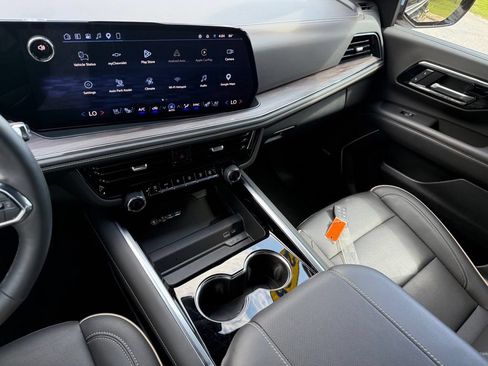Certified 2025 Chevrolet Tahoe Premier RWD image 34