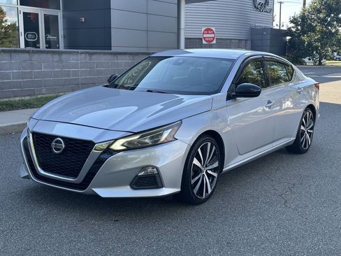 Used 2020 Nissan Altima 2.5 SR FWD image 1