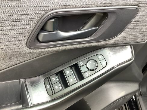 Used 2023 Nissan Rogue S image 23