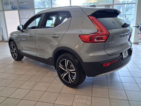 Certified 2024 Volvo XC40 B5 Core AWD/4WD image 6
