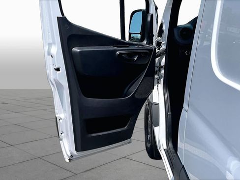 Used 2025 Mercedes-Benz Sprinter 2500 image 22