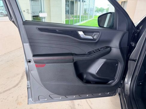 Used 2025 Ford Escape ST-Line Select AWD/4WD image 10