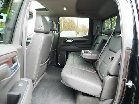 Used 2022 GMC Sierra 1500 SLT w/ SLT Convenience Package AWD/4WD image 35