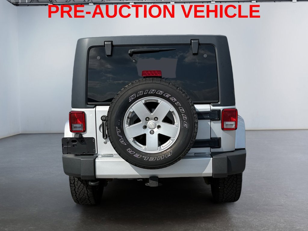 Used 2011 Jeep Wrangler Unlimited Sahara w/ Connectivity Group AWD/4WD image 4