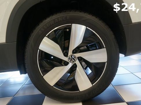 Certified 2025 Volkswagen Taos S image 79
