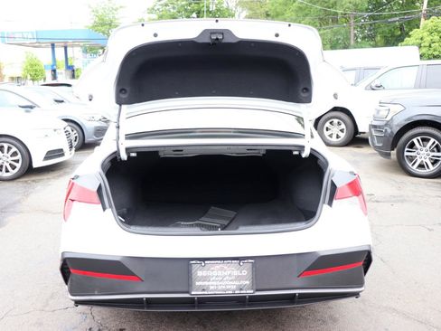 Used 2024 Hyundai Elantra SE FWD image 44