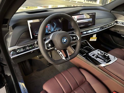 New 2026 BMW i7 xDrive60 w/ Executive Package image 20
