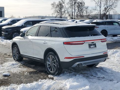 New 2026 Lincoln Corsair Premiere image 3