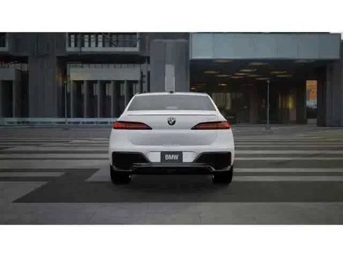 New 2026 BMW 740i RWD image 5