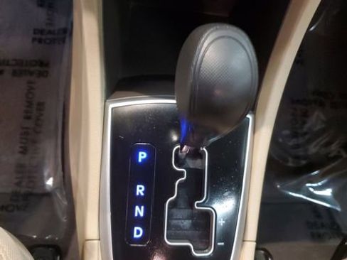 Used 2012 Hyundai Accent GLS FWD image 25