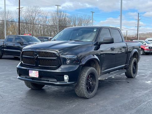 Used 2019 RAM 1500 Express w/ Express Value Package image 3