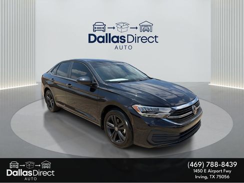 Used 2024 Volkswagen Jetta SE w/ Panoramic Sunroof Package FWD image 2