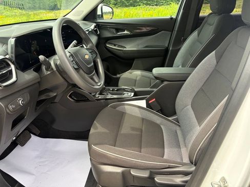 Used 2024 Chevrolet TrailBlazer LT FWD image 15
