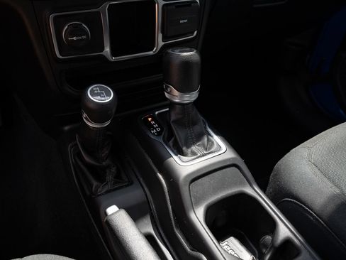 Used 2022 Jeep Wrangler Unlimited Sport AWD/4WD image 26