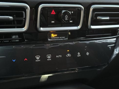 New 2026 Nissan Sentra SR w/ Floor Mat Package FWD image 15