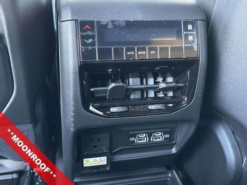 New 2025 Jeep Grand Cherokee L Altitude image 7