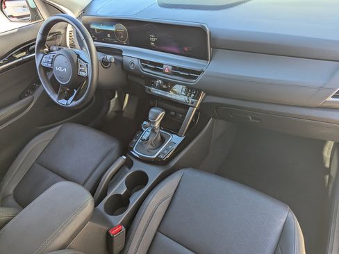 Used 2025 Kia Seltos EX w/ EX Sunroof Package image 10