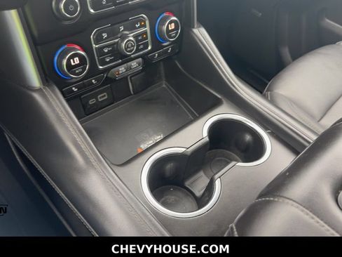 Used 2024 Chevrolet Suburban Z71 w/ Luxury Package AWD/4WD image 19