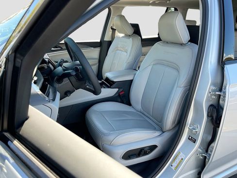 Certified 2023 Jeep Grand Cherokee L Overland w/ Rear Seat Video Group I image 22