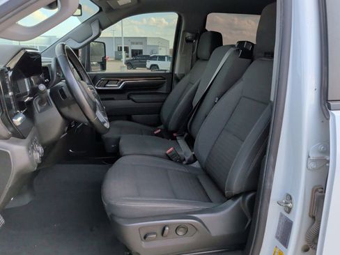 Used 2024 Chevrolet Silverado 2500 LT image 12