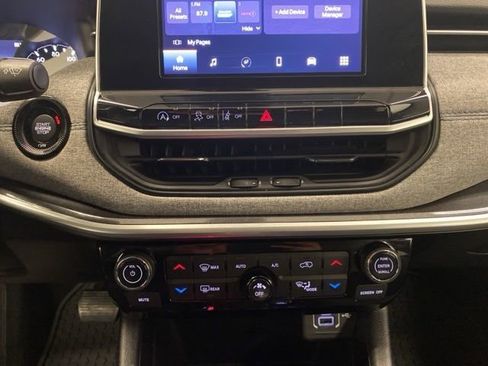 Used 2022 Jeep Compass Latitude w/ Convenience Group image 12