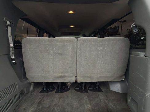 Used 2018 Chevrolet Express 3500 LT w/ LT Preferred Equipment Group RWD image 16