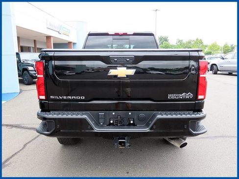 Used 2024 Chevrolet Silverado 2500 High Country w/ High Country Premium Package AWD/4WD image 7