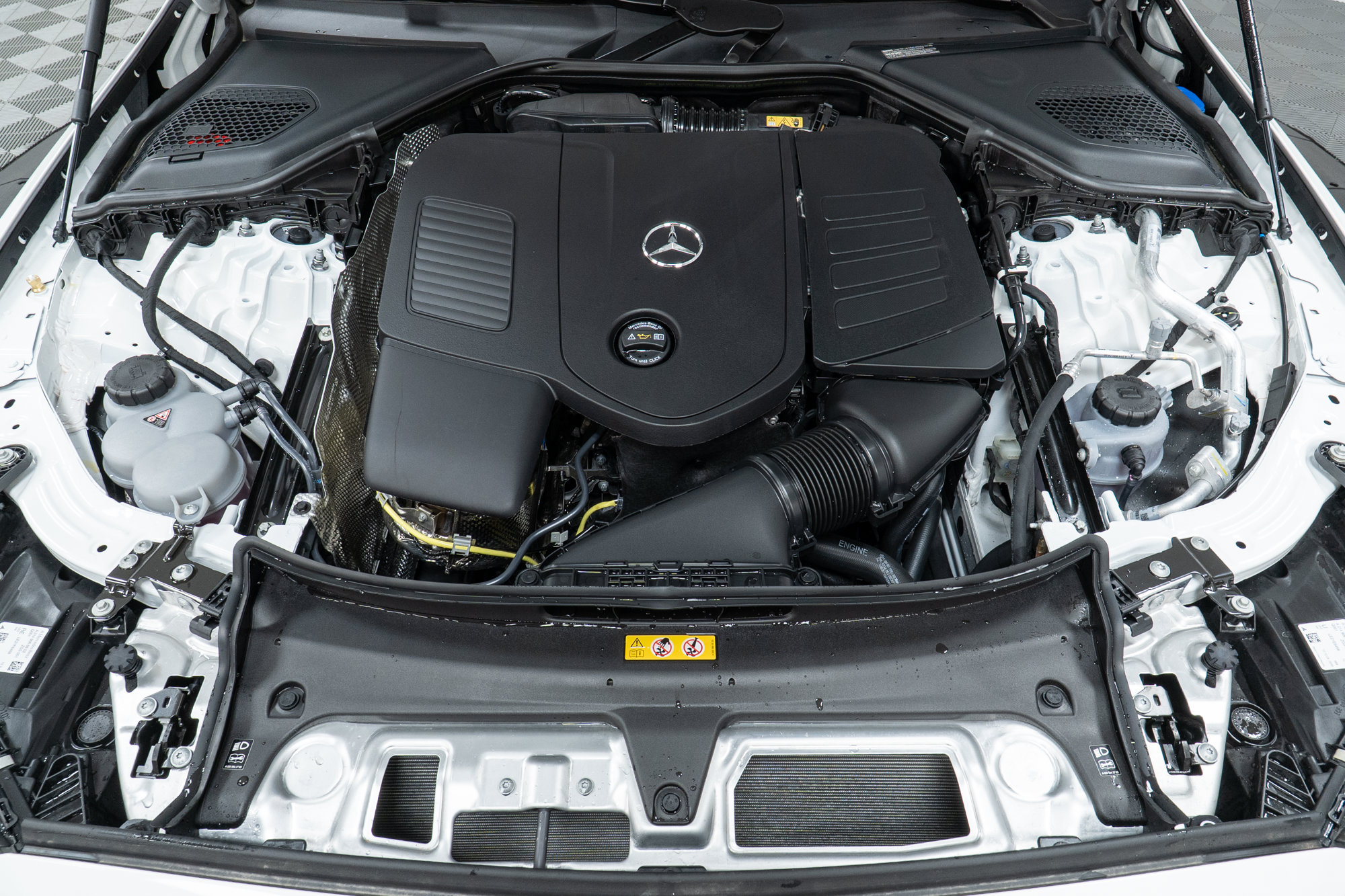 Used 2025 Mercedes-Benz E 350 4MATIC Sedan image 9