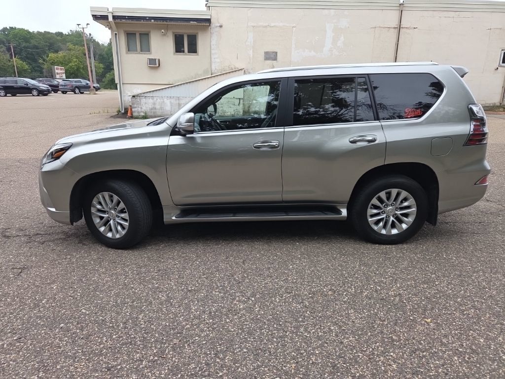 Used 2021 Lexus GX 460 Premium w/ Premium Package AWD/4WD image 4