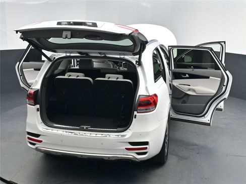 Used 2016 Kia Sorento SX image 18
