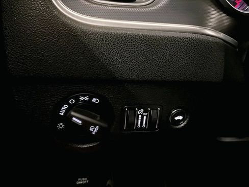 Used 2016 Dodge Charger R/T RWD image 30